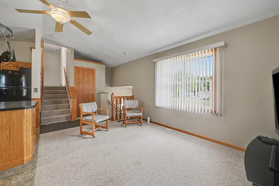 932 Hillside Avenue Sw, New Prague, MN 56071 - #3