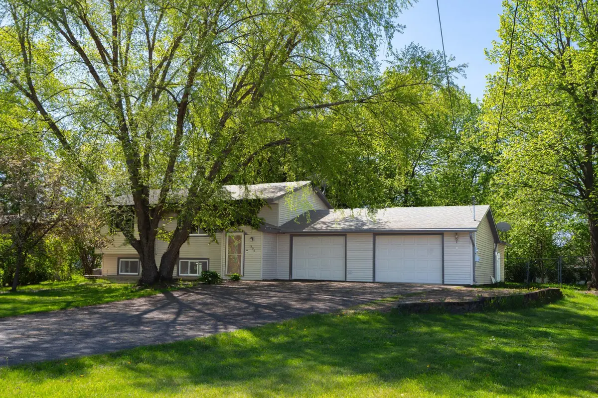 906 5th Avenue Ne, Little Falls, MN 56345 - #1