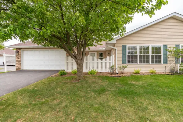 818 Roundhouse Street, Shakopee, MN 55379
