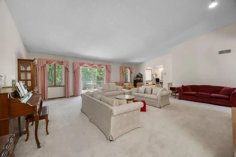 1070 Mcknight Road S, Maplewood, MN 55119 - #3