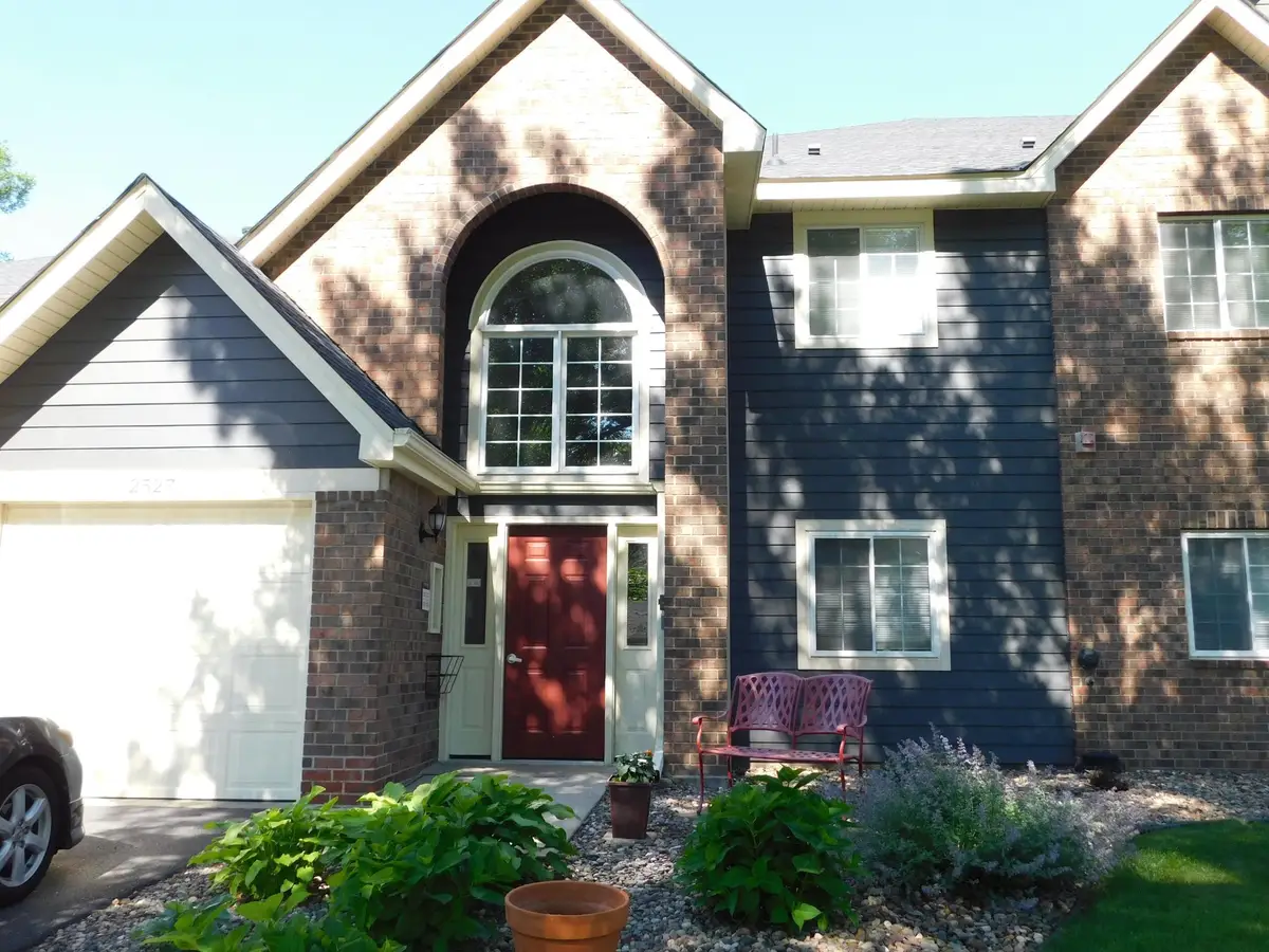 2527 Wilshire Court #8, Mendota Heights, MN 55120 - #1