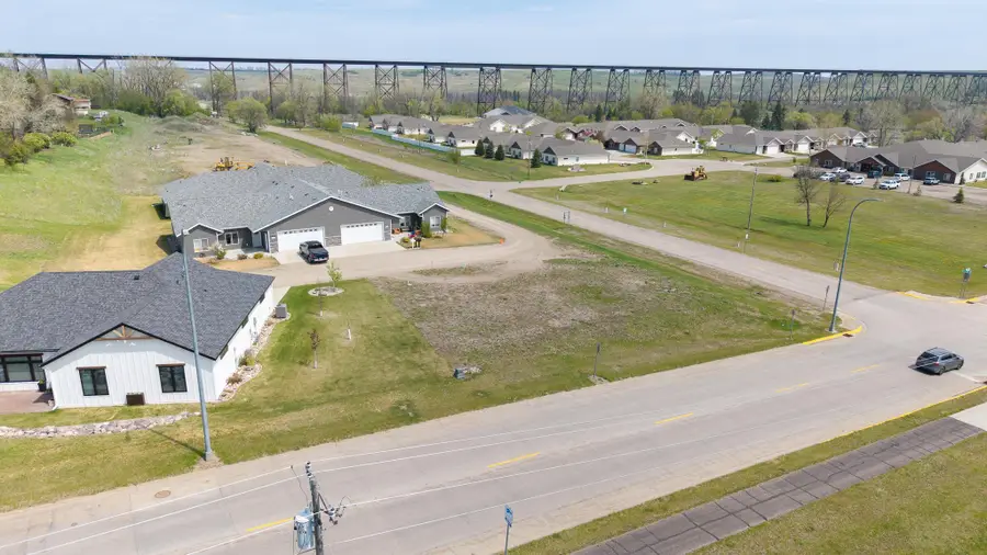460 12 1/2 Street Ne, Valley City, ND 58072 - #3