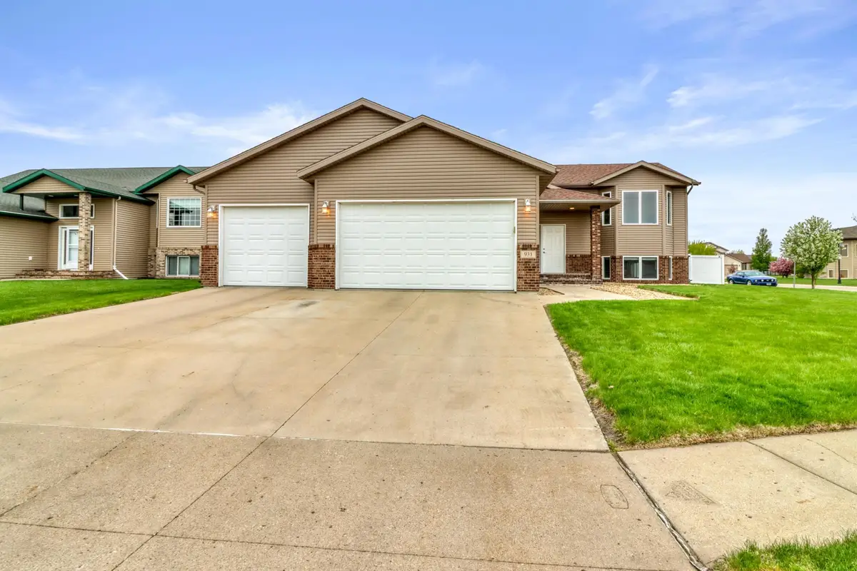 931 35th Avenue W, West Fargo, ND 58078 - #1