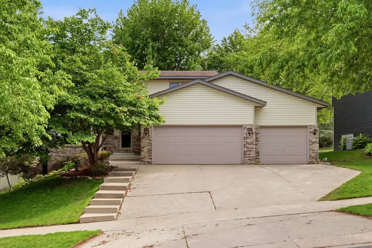 2112 Parkwood Hills Drive Ne, Rochester, MN 55906 - #1