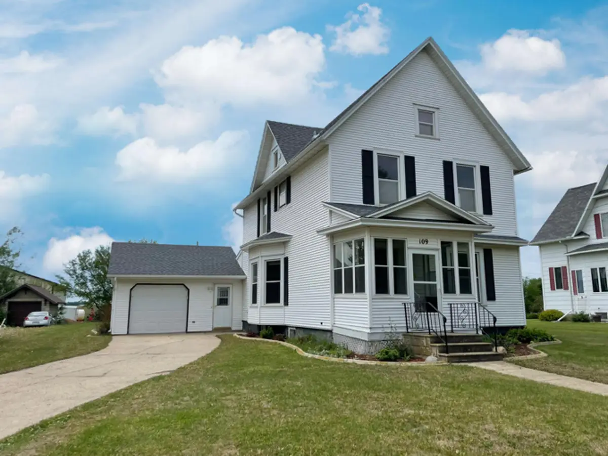 109 White Street N, Comfrey, MN 56019 - #1