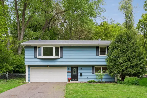 2460 Kewanee Way, Golden Valley, MN 55422