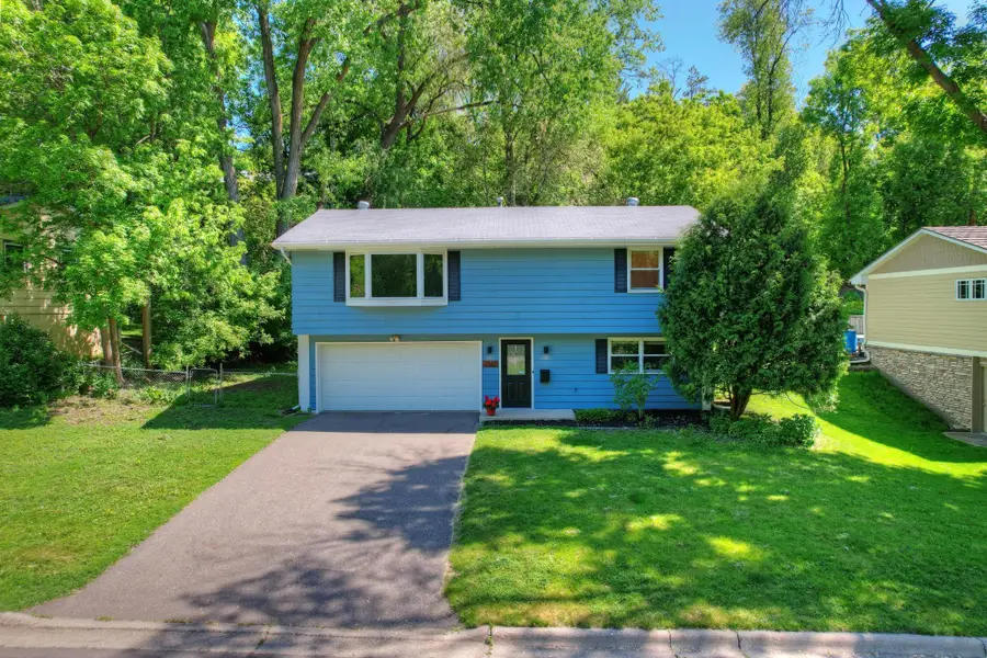2460 Kewanee Way, Golden Valley, MN 55422 - #3