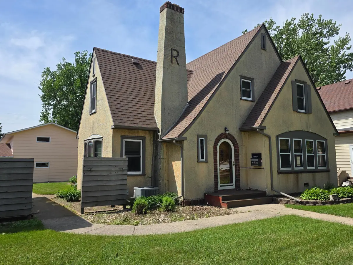 412 W Main Street, Pipestone, MN 56164 - #1