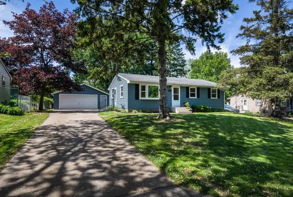 616 Esther Lane, Woodbury, MN 55125