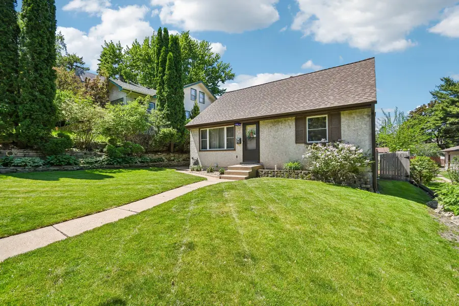 961 Livingston Avenue, West Saint Paul, MN 55118 - #3