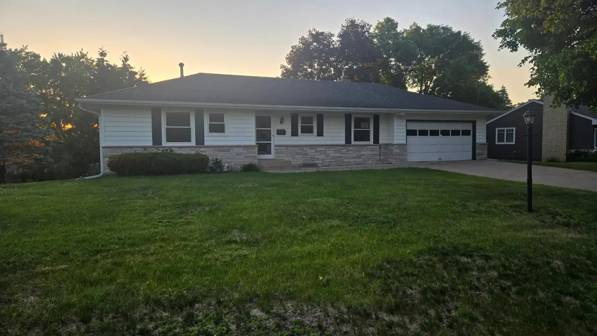 3015 Quail Avenue N, Golden Valley, MN 55422 - #1
