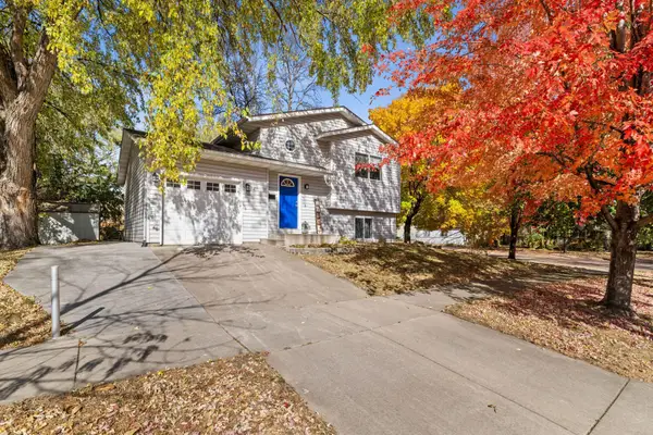 411 E 1st Street, Chaska, MN 55318