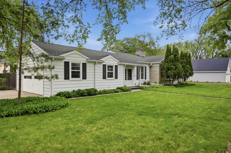 615 10th Avenue S, Fargo, ND 58103 - #2