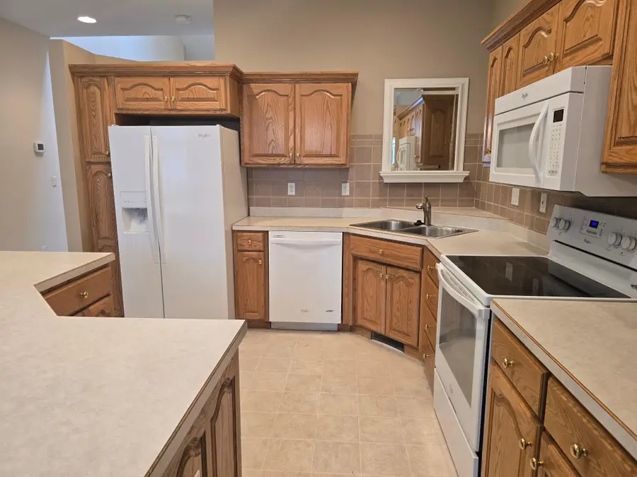 3323 W Prairiewood Drive S, Fargo, ND 58103 - #2