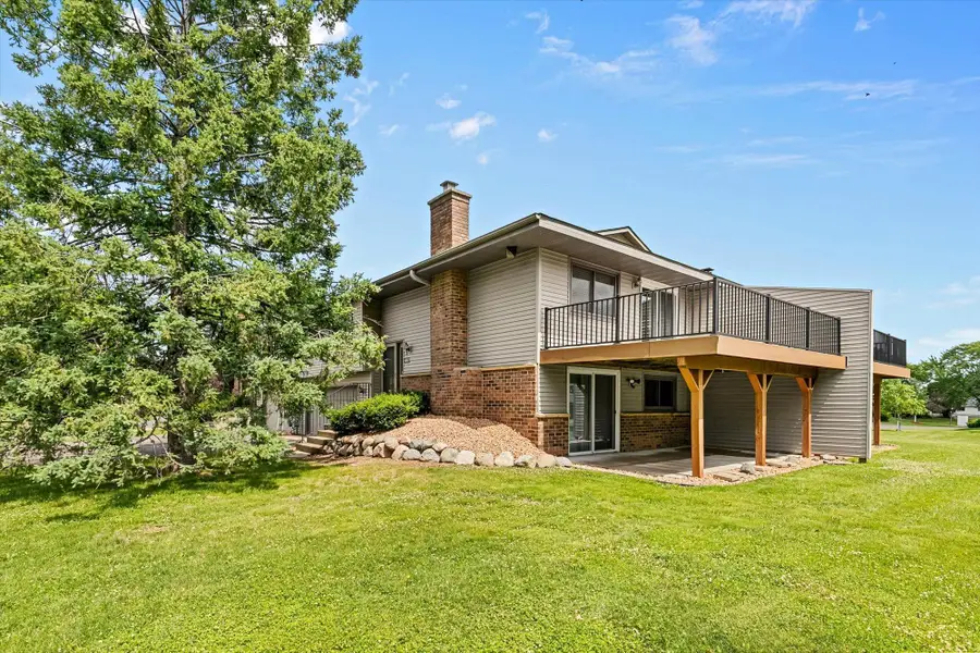 4143 Sylvia Court, Saint Paul, MN 55126 - #2