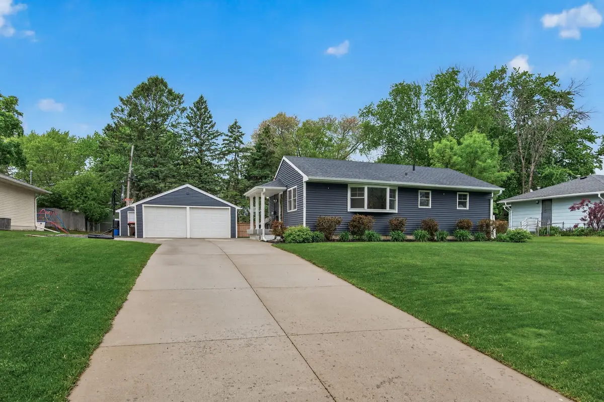 1164 Grospoint Avenue N, Oakdale, MN 55128 - #1