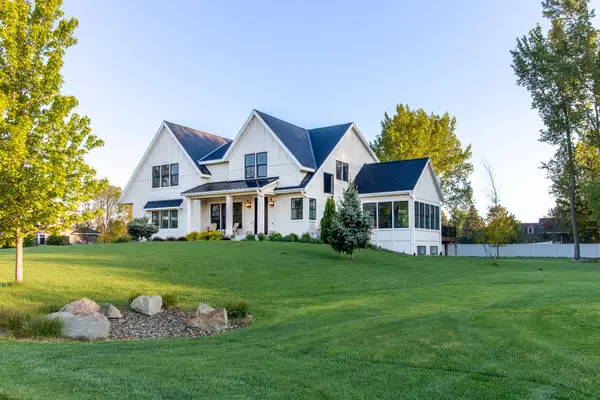 1424 Fairacre Lane Sw, Willmar, MN 56201