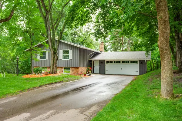 15841 N Hillcrest Court, Eden Prairie, MN 55346