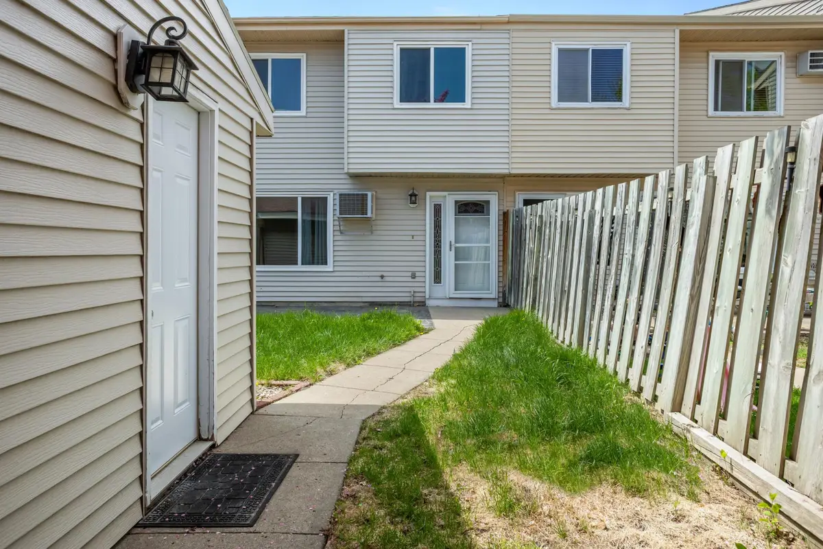 2260 30 1/2 Avenue S, Fargo, ND 58103 - #1