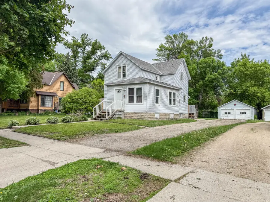 409 9th Street Sw, Willmar, MN 56201 - #2