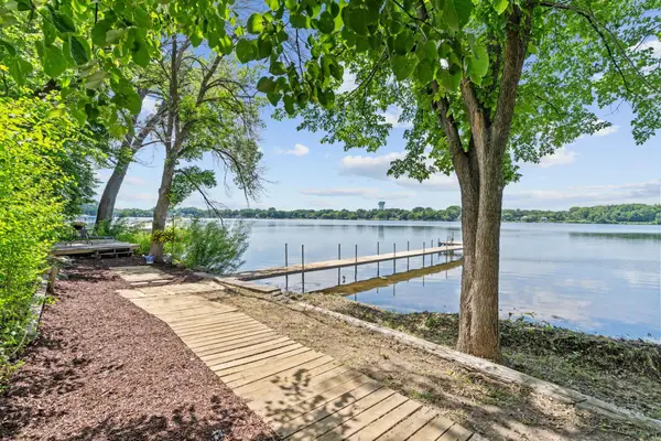 2666 Keller Parkway, Maplewood, MN 55109