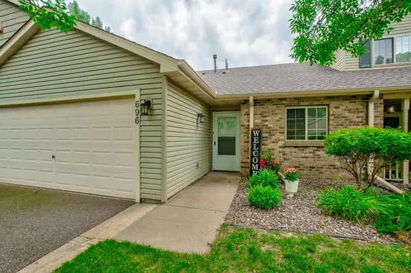 696 Monn Avenue, Vadnais Heights, MN 55127