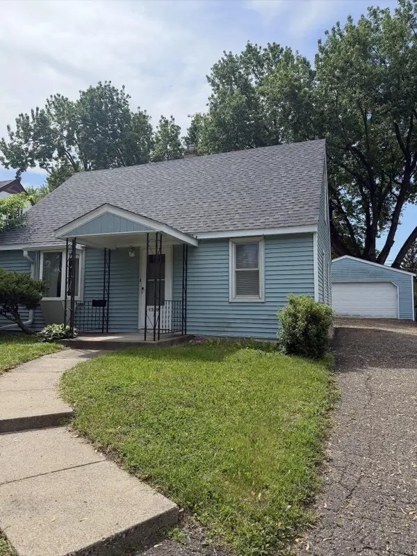 1232 Skillman Avenue W, Roseville, MN 55113