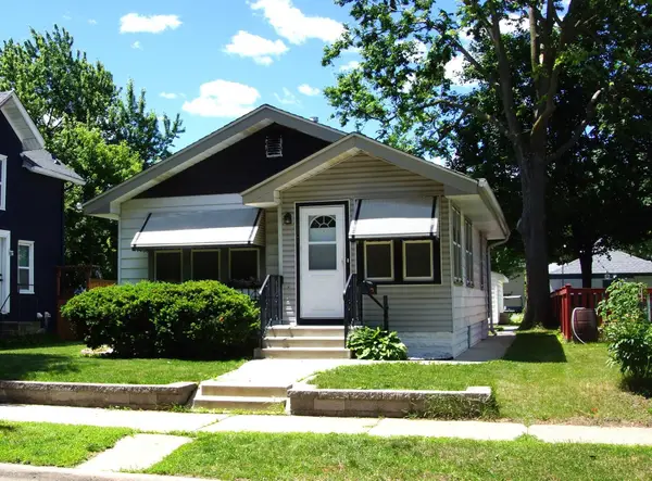 2804 37th Avenue S, Minneapolis, MN 55406