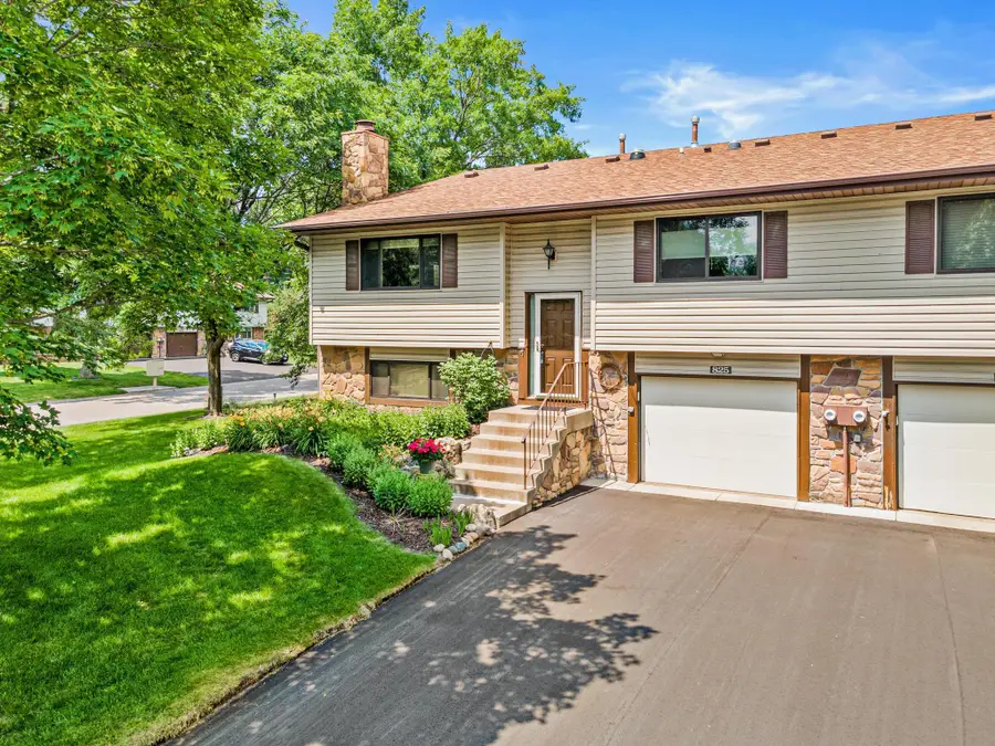 825 Martha Lake Court, Shoreview, MN 55126 - #2