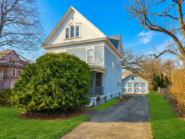 314 E Broadway Street, Owatonna, MN 55060