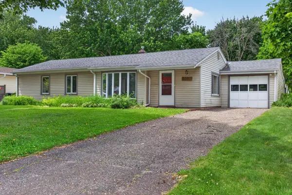 2071 Lindy Avenue, Roseville, MN 55113