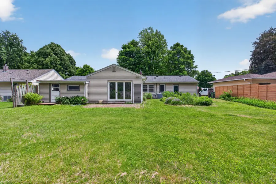2071 Lindy Avenue, Roseville, MN 55113 - #2