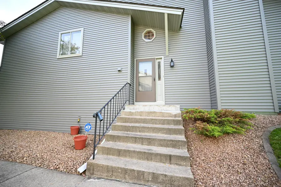 800 Buckingwood Court, Chanhassen, MN 55317 - #3