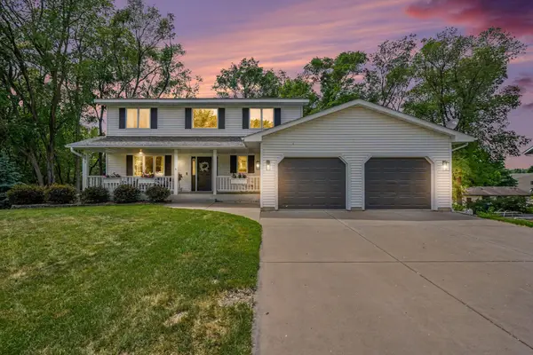 685 Flora Square, Prescott, WI 54021