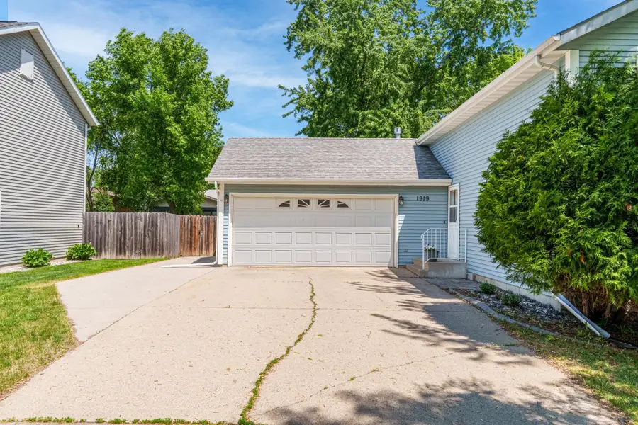 1919 27th Avenue S, Fargo, ND 58103 - #3