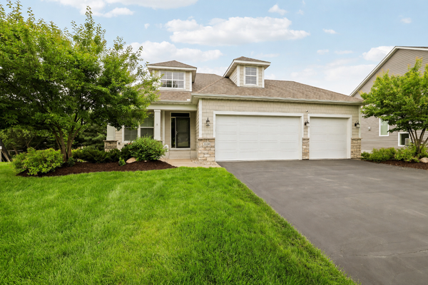 1120 Pine Hill Lane, White Bear Lake, MN 55127