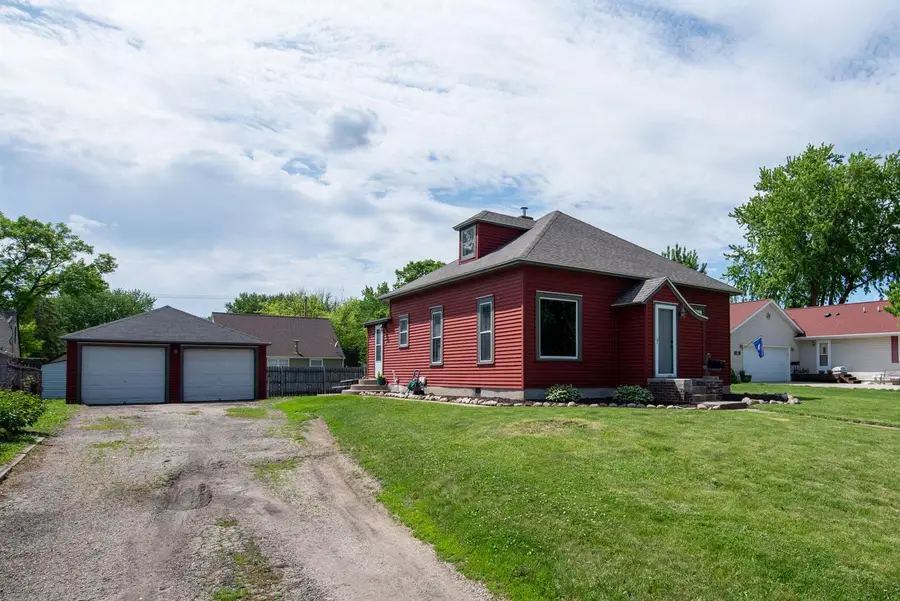 908 3rd Street Sw, Waseca, MN 56093 - #2