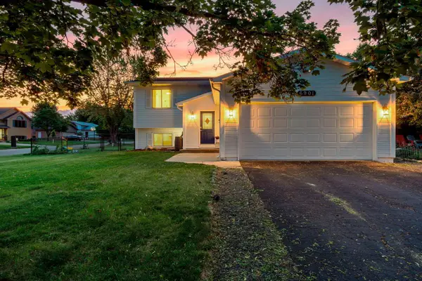 6901 110th Avenue N, Champlin, MN 55316