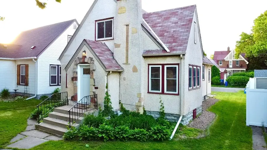 751 Cottage Avenue E, Saint Paul, MN 55106 - #3
