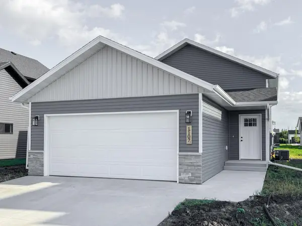 1107 60th Avenue W, West Fargo, ND 58078