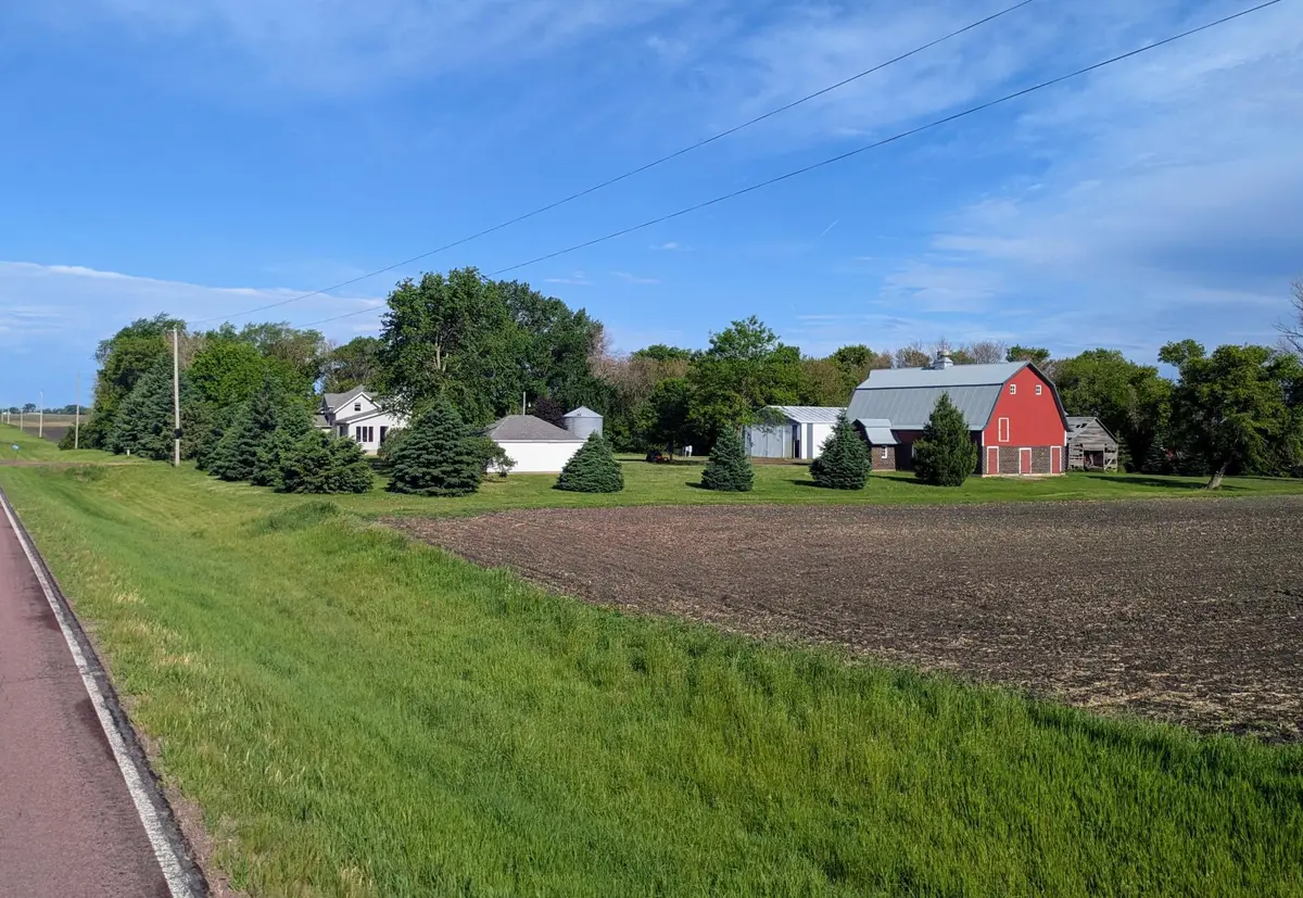 27600 County Road 18, Comfrey, MN 56019 - #1
