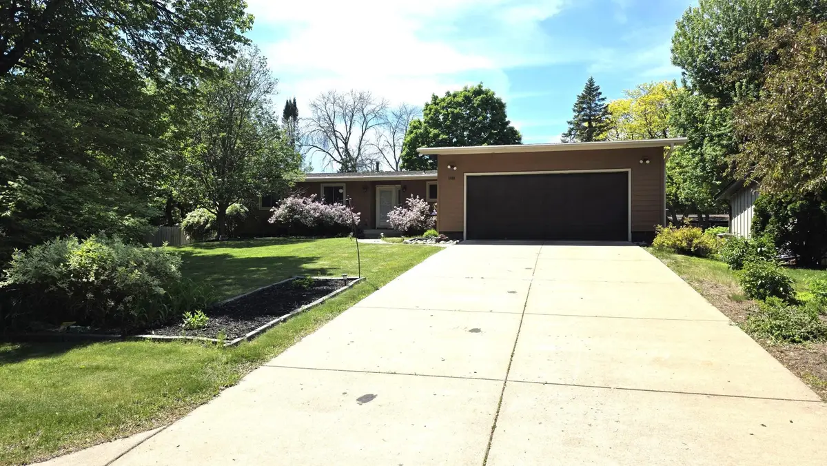 8009 Edgewood Avenue N, Brooklyn Park, MN 55445 - #1
