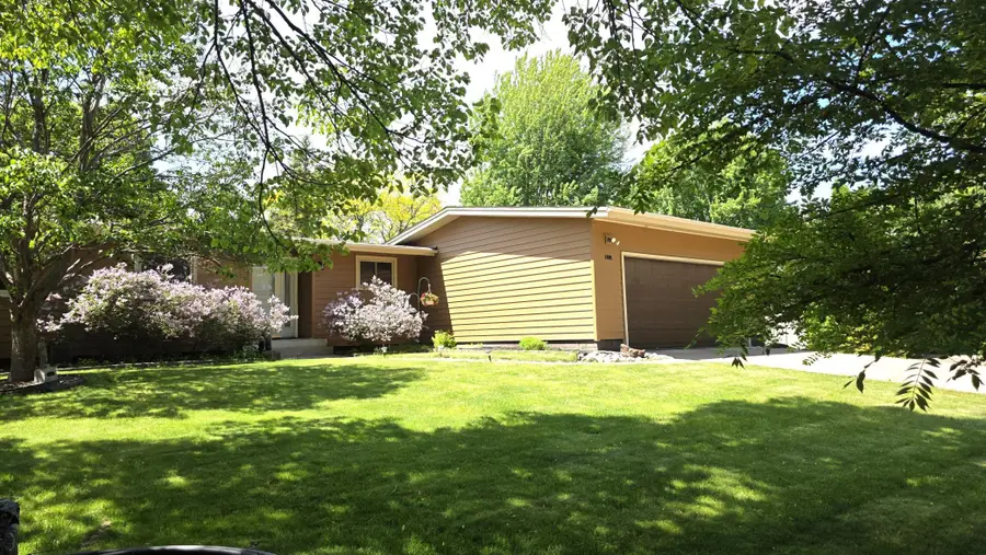 8009 Edgewood Avenue N, Brooklyn Park, MN 55445 - #2