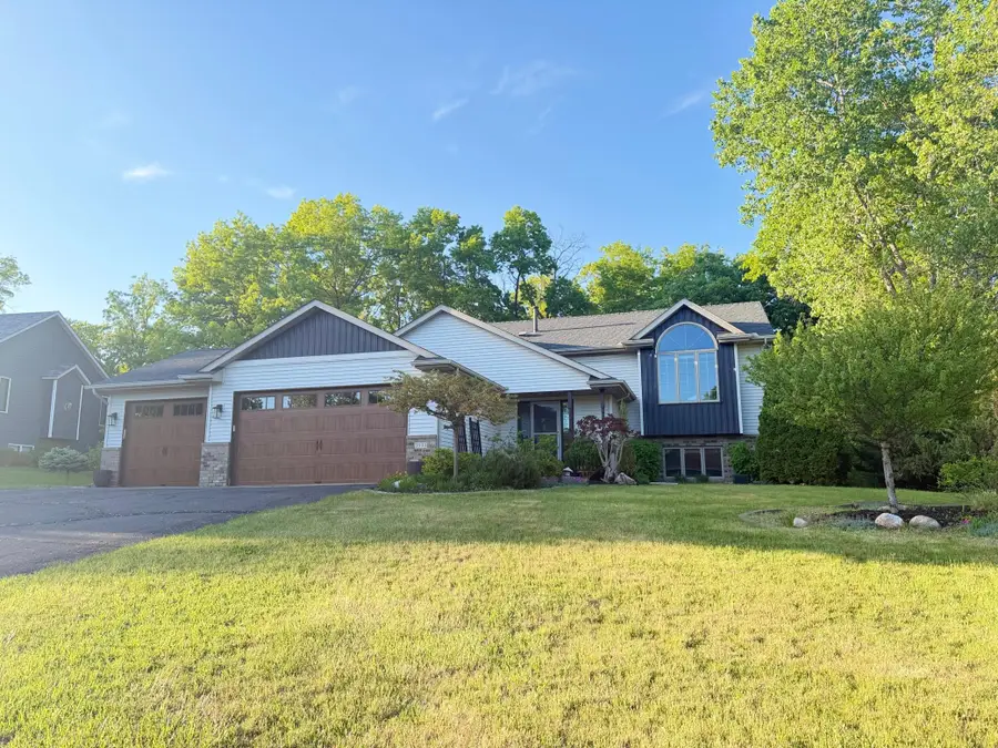 2533 Montana Avenue E, Maplewood, MN 55119 - #2