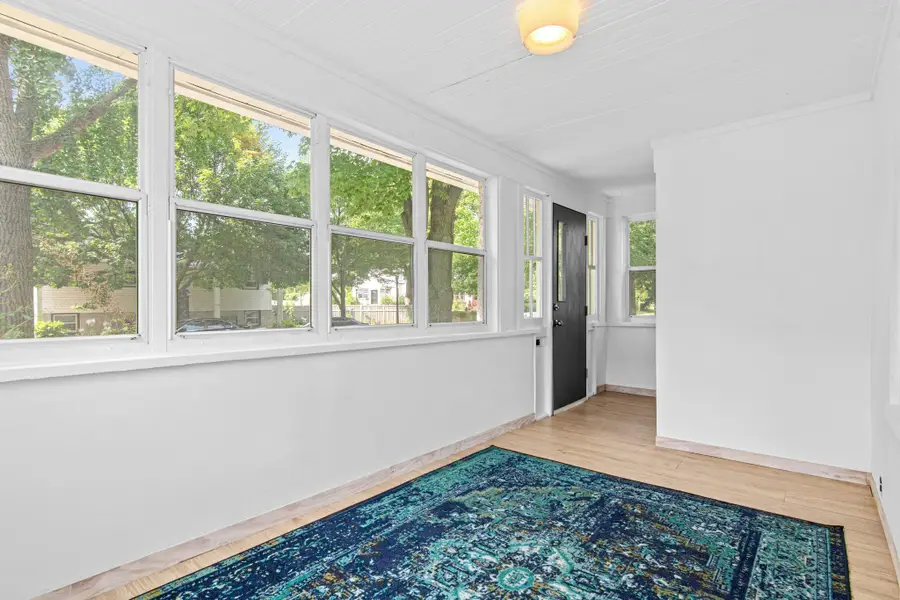 1221 4th Street E, Saint Paul, MN 55106 - #3