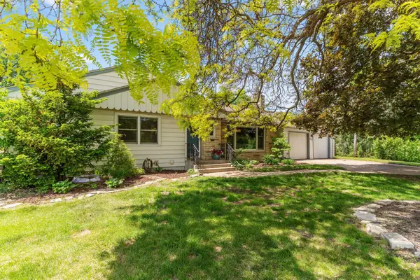 987 Chippewa Avenue, Mendota Heights, MN 55118