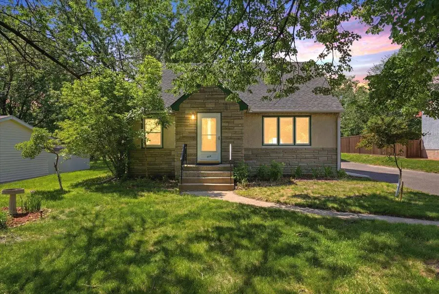 568 Shryer Avenue W, Saint Paul, MN 55113 - #2