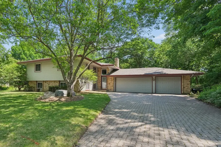 3203 Red Oak Circle S, Burnsville, MN 55337 - #3