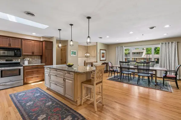 11304 19th Avenue S, Burnsville, MN 55337