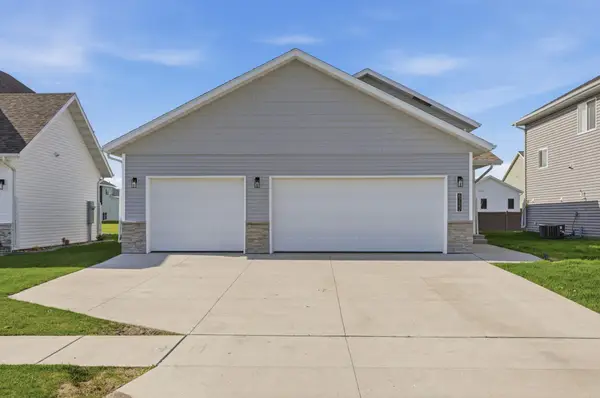 6722 70th Avenue S, Horace, ND 58047